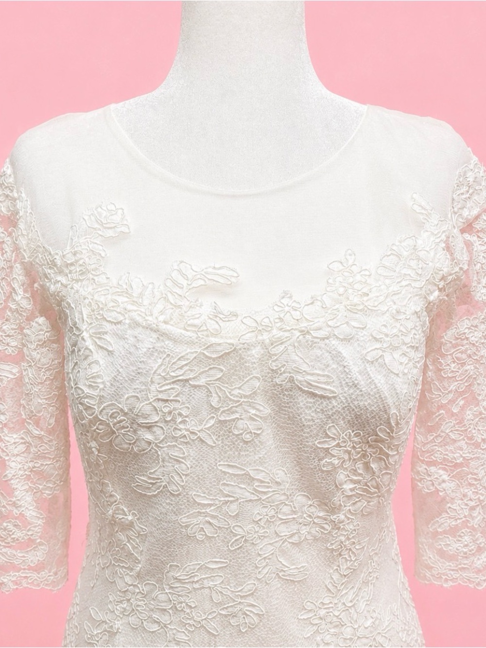 Elegant DaVinci Ivory Lace Bridal Gown with Three-Quarter Sleeves - Picture 5 of 12